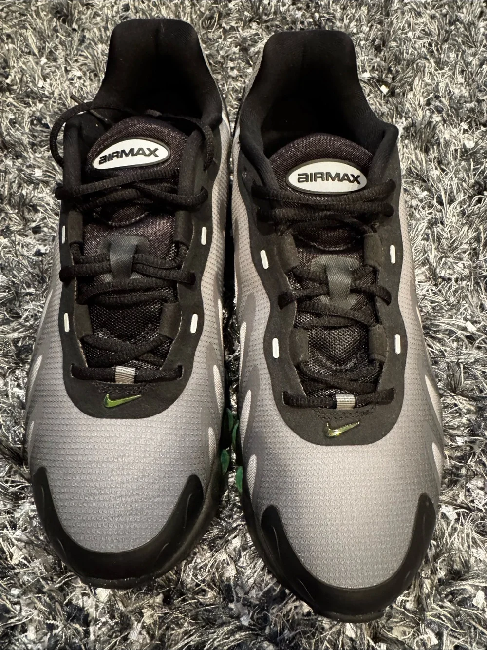 Nike Air Max Dn8 Black Smoke Grey Volt Men’s 8.5 New in box